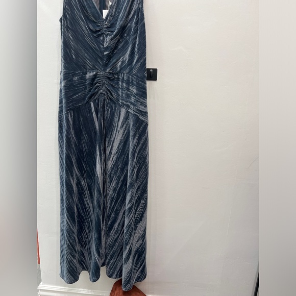 Vince velvet midi dress - Picture 8 of 11